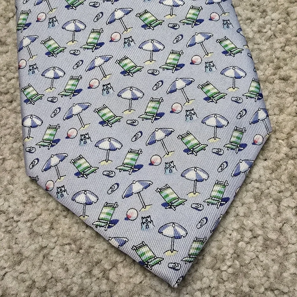 Vineyard Vines Men's Silk Tie Day at the Beach Blue XL Beach Umbrella & Chair‎